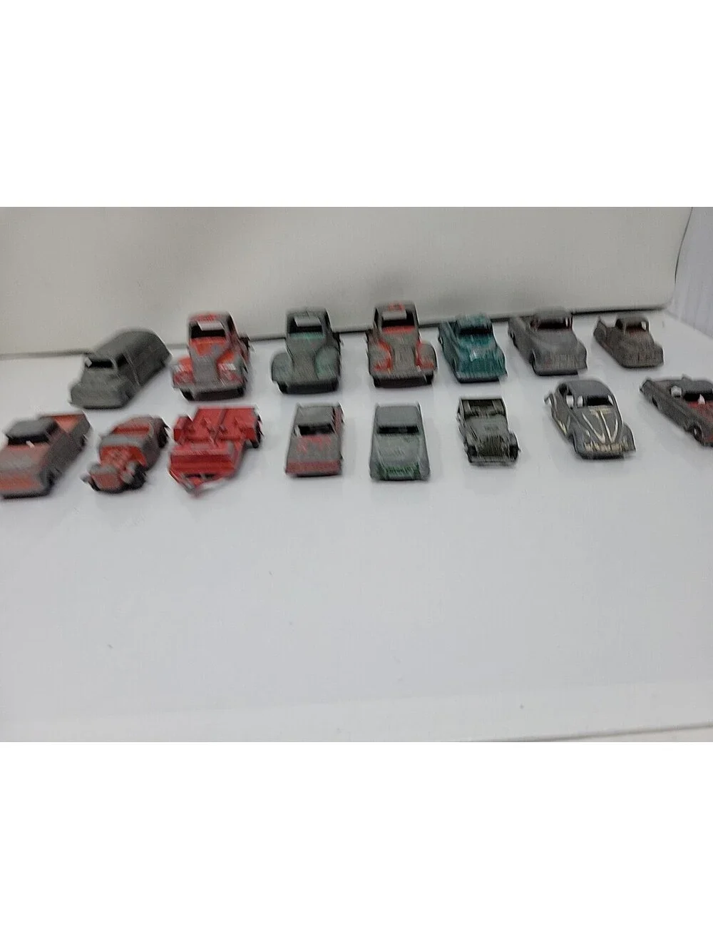 15 Vintage Tootsietoy  lot Of 15 Made in USA diecast metal Cars & Trucks